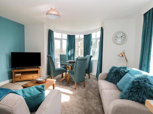 Apartment 3 Scarborough - image 13