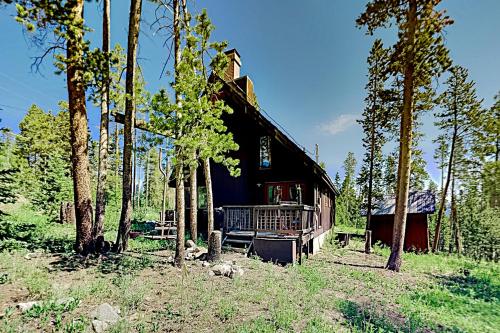 Quaint Cabin