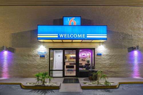 Motel 6-Dalton, GA