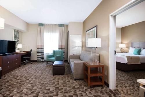 Hawthorn Suites by Wyndham St Clairsville