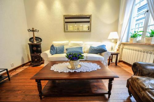 Castle Square Apartment - image 10