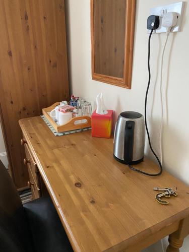 Four Seasons Guest House in แคนเทอร์บิวรี