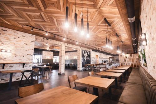 Restaurant, ГОдина ЩАстя in Rovno