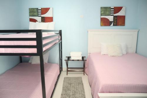 Barbosa Catano, Near The Ocean, Freshly Remodeled, Sleeps 8