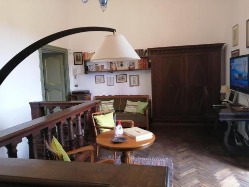 ห้องส่วนกลางสำหรับนั่งเล่น/ดูทีวี, Vigna dell'Agrifoglio Home Residence di Eugenio Azzolini in เวลเลตรี