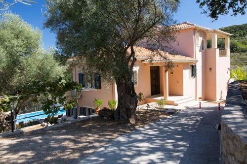 Exterior view, Villa Daphne, Inoro Villas in Svoronata