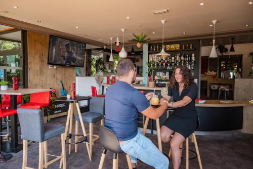 Ibis Colmar Est - Hotel Brasserie en Alsace - image 3