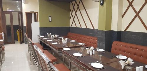 Hotel Teeja's - Haldi Restaurant Aiims road Jodhpur photo 5