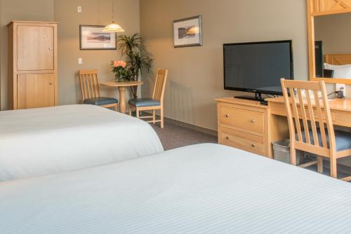 2 queen beds