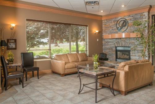 Lobby, Hilltop Inn - Salmon Arm in Salmon Arm (BC)