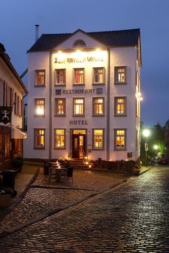 Zur Ewigen Lampe Romantisches Landhotel & Restaurant in Nideggen, Deutschland