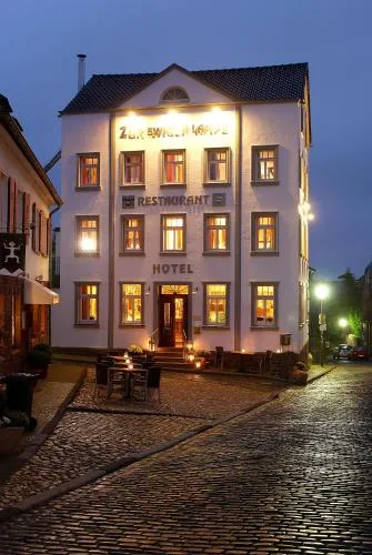 Zur Ewigen Lampe Romantisches Landhotel & Restaurant in Nideggen, Deutschland