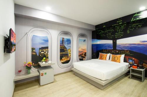 room detail thumbnail 1