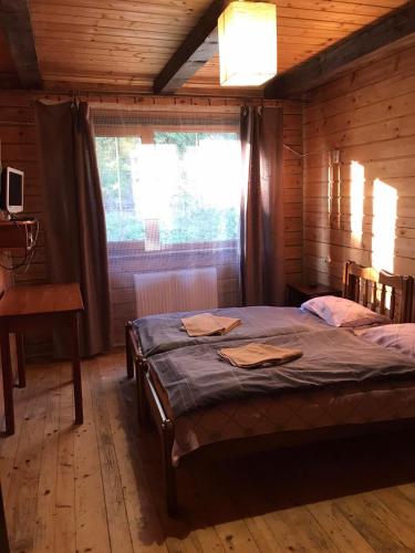 4 twin beds