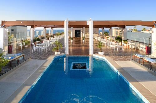 Swimming pool, Halepa Hotel in Chania