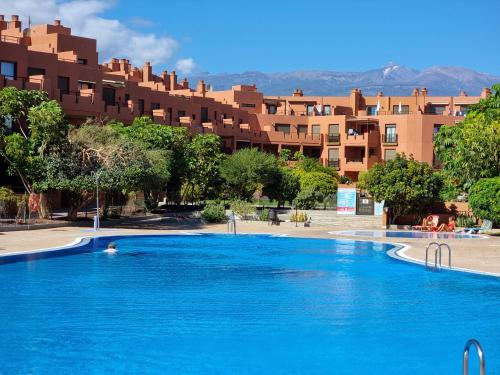  Casa Soleada close to the sea + beach, Wifi, 2 pools, terrace, sea view, SAT-TV in Granadilla de Abona