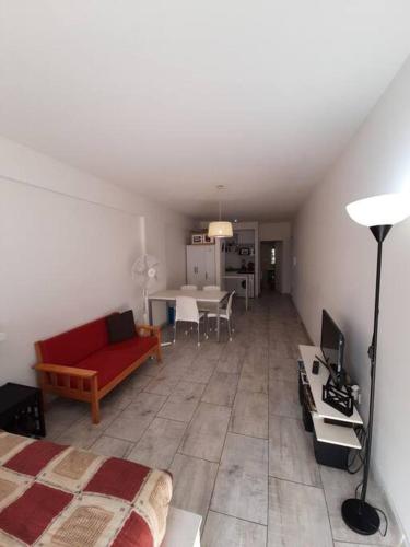 Amplio monoambiente en edificio moderno in Flores