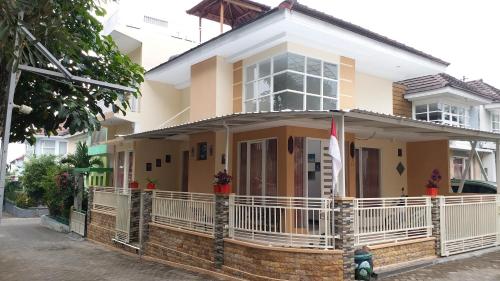 Villa Two One exotic private pool di Batu Malang