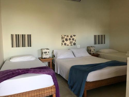 1 double bed, 2 twin beds