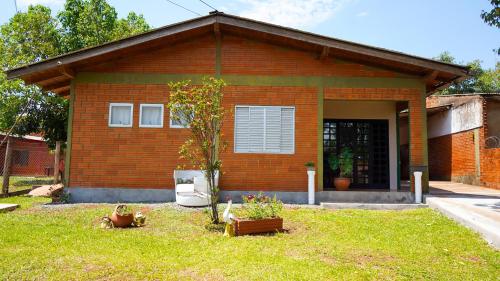 Two-Bedroom House image 4