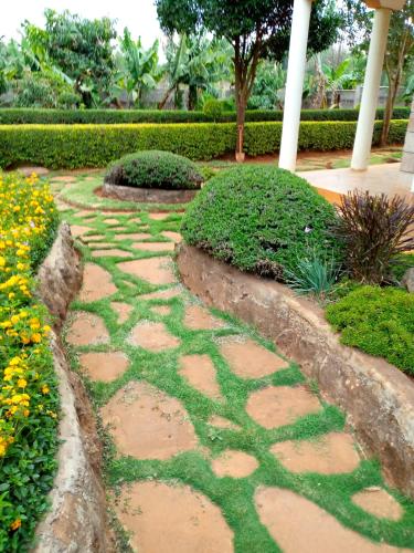 KIAMBU VILLA 2BRM WITH COOK,CAR AND DRIVER (PAID SEPARATELY)