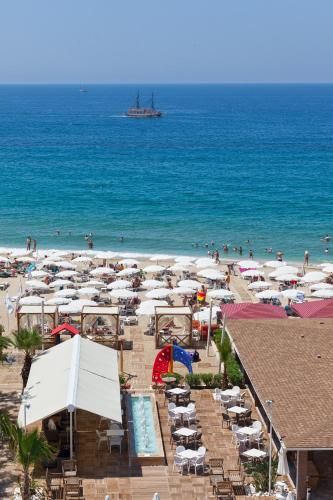 Xperia Saray Beach Hotel - image 4