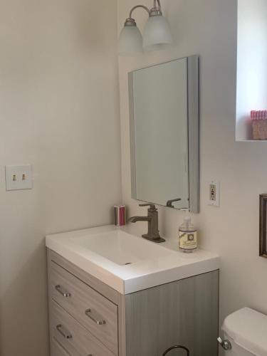 Beautiful 2 bedroom, 2 bath Townhouse