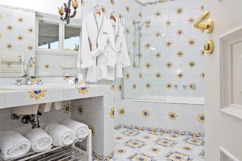 Hotel Canasta Room Type - Economy Double or Twin Room