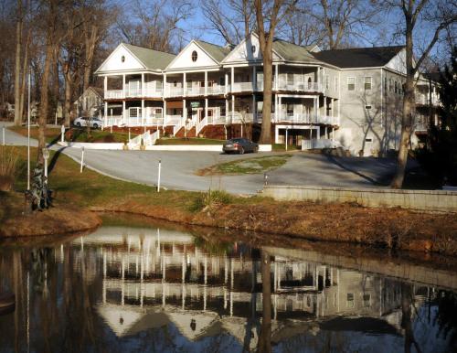 B&B Lynchburg - Acorn Hill Lodge and Spa - Bed and Breakfast Lynchburg