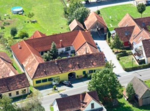 Ferienwohnung im idyllischen Vierkanthof - in 8282 Loipersdorf bei Fürstenfeld