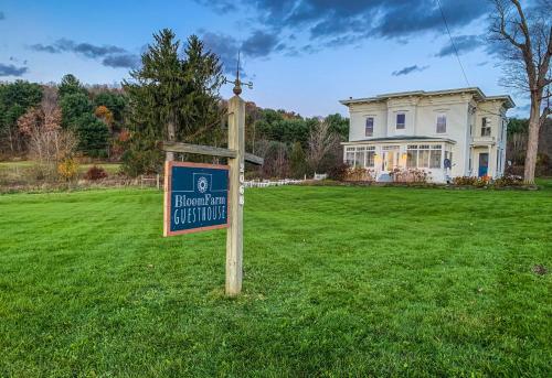 Bloom Farm Guesthouse in Mount Vision, USA