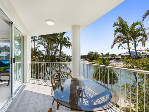 Settlers Inlet 7 - Three Bedroom Apartment on Canal, Walking Distance to Beach