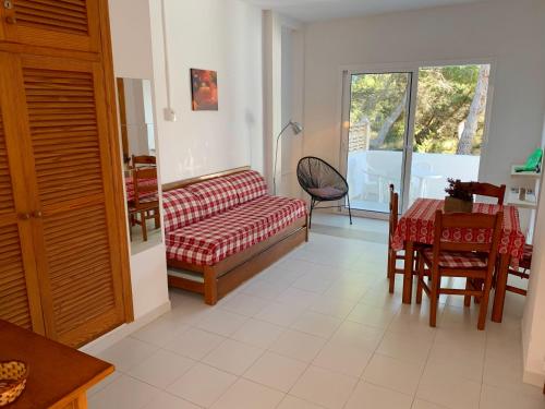  Apartamentos Pujolet in Es Pujols