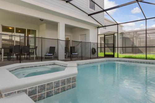 New Windsor Island Resort 7 Bed Villa!