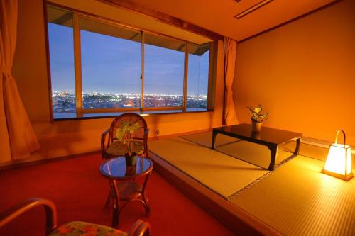 room detail thumbnail 2
