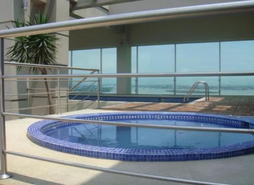 Luxury Riverfront 502