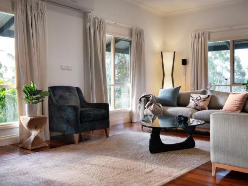 Loddon Retreat- picturesque country escape in Glenlyon