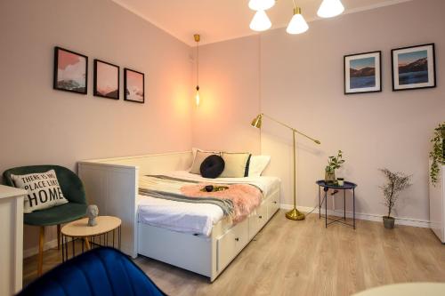 LESS IS MORE. Homey Central Studio