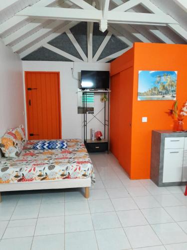 Bungalow d'une chambre avec jardin clos et wifi a Petit Bourg - Location saisonnière - Petit-Bourg