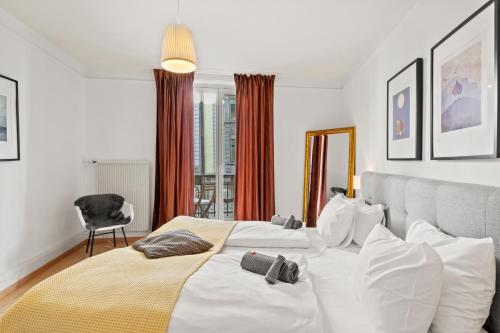 Modern & Central Apartments - image 5