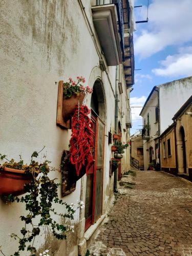 LE ORIGINI casa in borgo tipico lucano