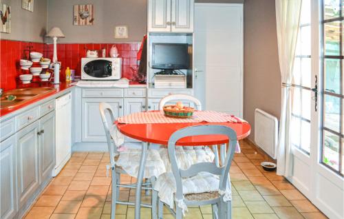 Stunning Home In Bergerac With Kitchen