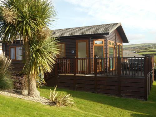 Comfortable Lodge with Hot Tub on Cornwall Coast gîte à louer Forrabury
