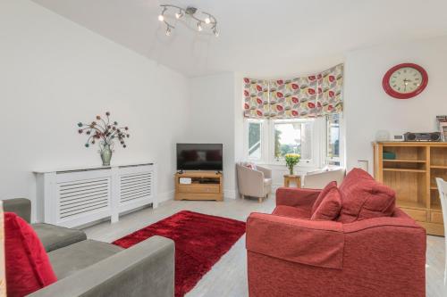 Bluebridge Walk Luxury Apartment - image 11