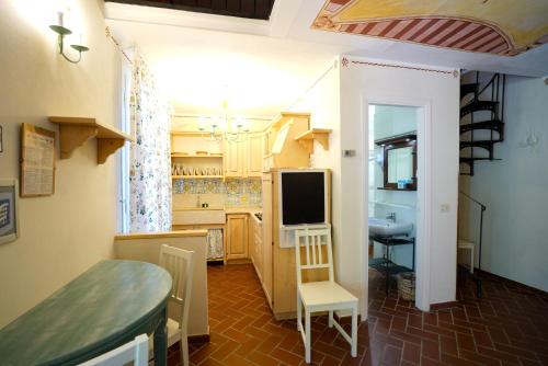 One-Bedroom Apartment (4 Adults) image 9