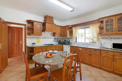 Kitchen, Casa do Barrocal in Vale de Eguas