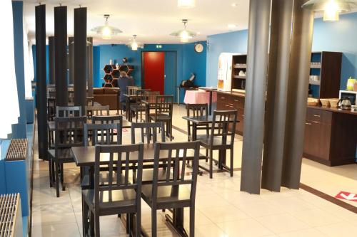 Orly Superior Hotel - image 4