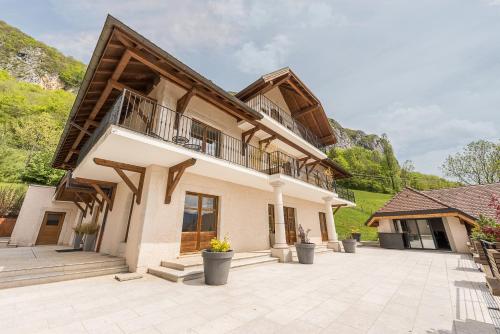 VEYRIER La Corniche Prestige Villa with Spa-Pool - main image