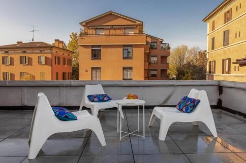 Balcony/terrace, Palazzo Pedretti Halldis Apartments by Halldis in East Bologna