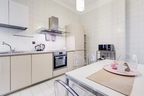 Large and bright apartment amazing view Basilica San Giovanni in Laterano, Rzym (zdjęcie 8)